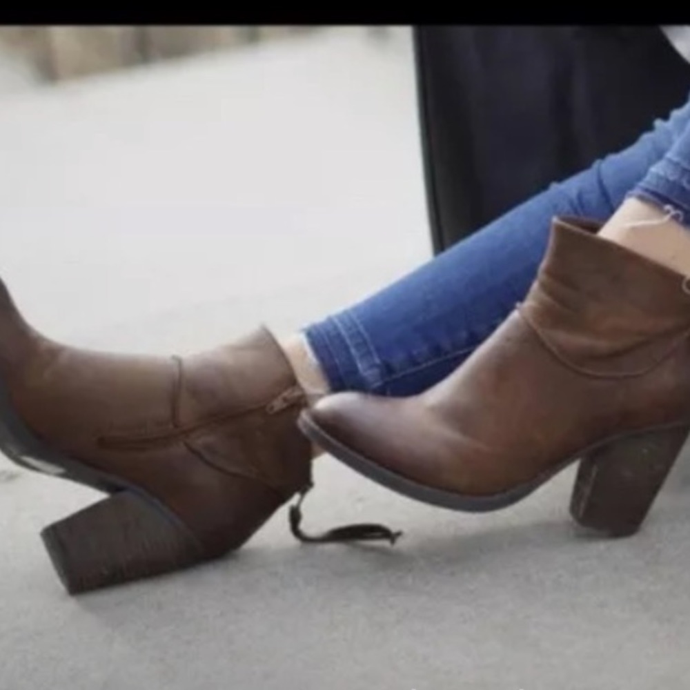 Steve Madden Radioo Brown Leather Booties Size 6.5